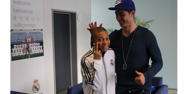 Krysset mellom Kylian Mbappé og Real Madrid